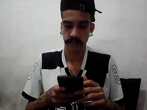 gatobranco001 online show from 06-16-26, 02:30
