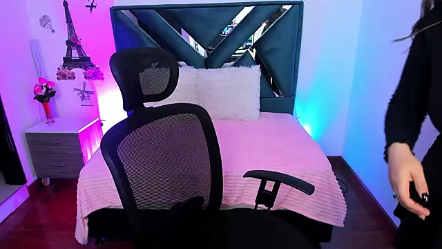 Snapshot of Dana_martinezz chatting on 03-20-25, 02:53 Dana martinezz online show from 03-20-25, 02:53