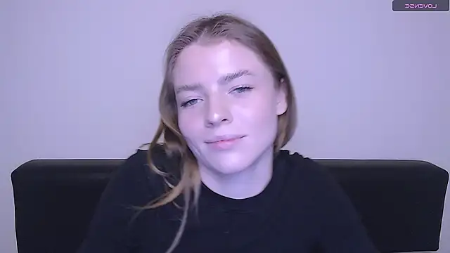 Snapshot of MissOliviaa_ chatting on 12-15-24, 02:16 MissOliviaa  online show from 12-15-24, 02:16