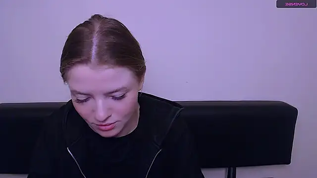 Snapshot of MissOliviaa_ chatting on 12-27-24, 08:02 MissOliviaa  online show from 12-27-24, 08:02