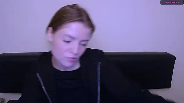 Snapshot of MissOliviaa_ chatting on 12-27-24, 11:06 MissOliviaa  online show from 12-27-24, 11:06