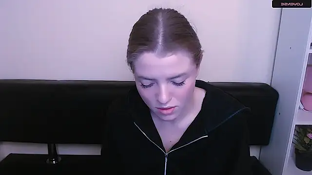 Snapshot of MissOliviaa_ chatting on 01-03-25, 12:08 MissOliviaa  online show from 01-03-25, 12:08