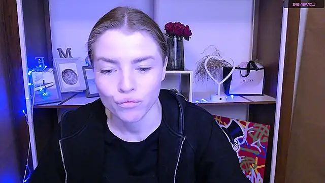 Snapshot of MissOliviaa_ chatting on 01-13-25, 08:05 MissOliviaa  online show from 01-13-25, 08:05