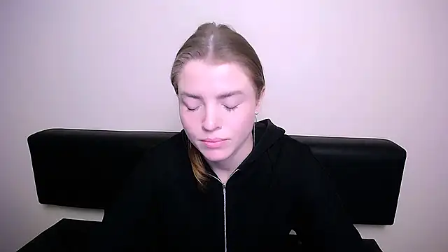 Snapshot of MissOliviaa_ chatting on 01-31-25, 08:43 MissOliviaa  online show from 01-31-25, 08:43