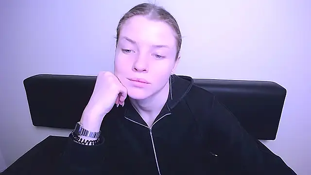 Snapshot of MissOliviaa_ chatting on 02-04-25, 09:49 MissOliviaa  online show from 02-04-25, 09:49