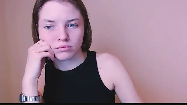 Snapshot of MissOliviaa_ chatting on 02-07-25, 12:28 MissOliviaa  online show from 02-07-25, 12:28