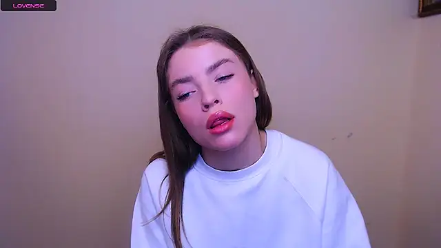 Snapshot of MissOliviaa_ chatting on 02-25-25, 11:08 MissOliviaa  online show from 02-25-25, 11:08