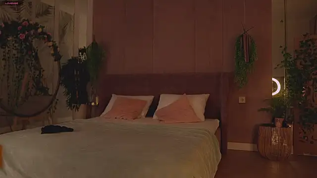 Snapshot of Smiley_Mia chatting on 11-11-25, 05:07 Smiley Mia online show from 11-11-25, 05:07