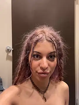 Snapshot of AlyssaHottv_ chatting on 02-03-25, 03:06 AlyssaHottv online show from 02-03-25, 03:06