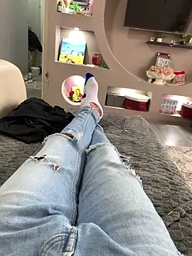 lora19922 online show from 02-12-26, 01:06