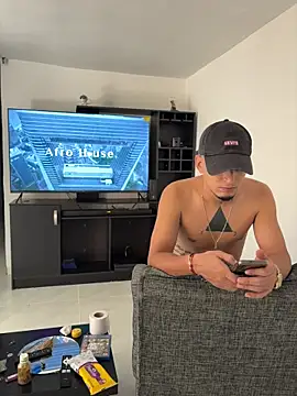 Snapshot of ArturoDelgado1 chatting on 03-28-26, 04:28 ArturoDelgado1 online show from 03-28-26, 04:28