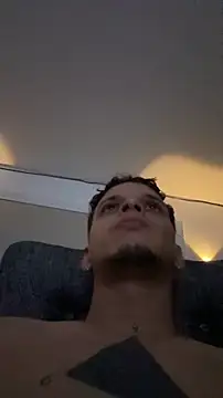 Snapshot of ArturoDelgado1 chatting on 04-16-26, 12:44 ArturoDelgado1 online show from 04-16-26, 12:44