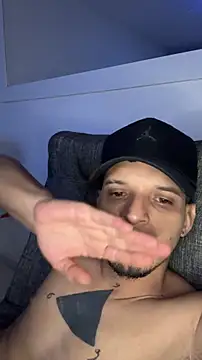 Snapshot of ArturoDelgado1 chatting on 04-20-26, 01:30 ArturoDelgado1 online show from 04-20-26, 01:30