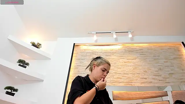 dorothy vegga online show from 04-09-26, 04:01