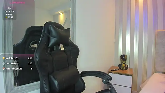 Tayra Pradit online show from 03-05-25, 02:25