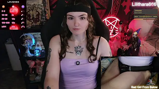 Snapshot of BrandiWRLD_999 chatting on 07-25-26, 03:42 BrandiWRLD 999 online show from 07-25-26, 03:42
