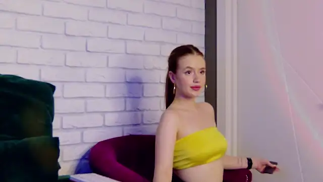 Snapshot of MilanaBalmain chatting on 02-05-25, 10:44 MilanaBalmain online show from 02-05-25, 10:44