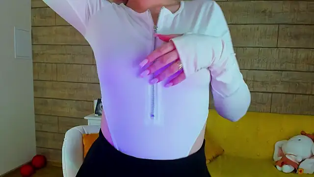 Snapshot of MilanaBalmain chatting on 02-10-25, 02:37 MilanaBalmain online show from 02-10-25, 02:37