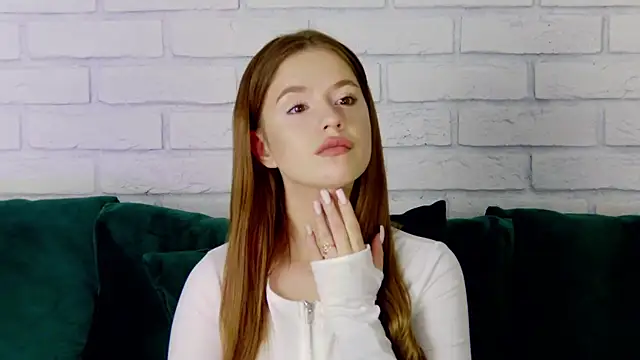 Snapshot of MilanaBalmain chatting on 02-12-25, 04:23 MilanaBalmain online show from 02-12-25, 04:23