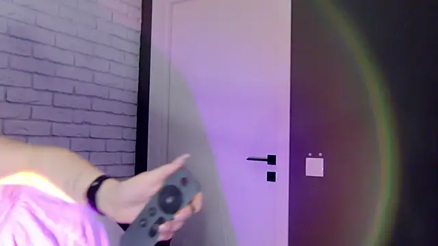 Snapshot of MilanaBalmain chatting on 02-18-25, 07:43 MilanaBalmain online show from 02-18-25, 07:43