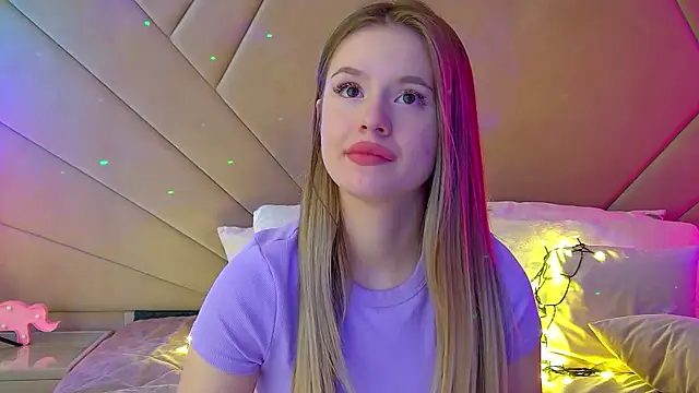 Snapshot of MilanaBalmain chatting on 03-08-25, 02:51 MilanaBalmain online show from 03-08-25, 02:51