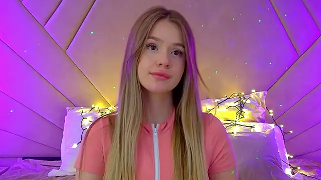 Snapshot of MilanaBalmain chatting on 03-10-25, 12:15 MilanaBalmain online show from 03-10-25, 12:15