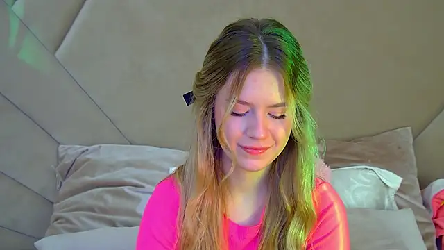 Snapshot of MilanaBalmain chatting on 10-13-25, 04:12 MilanaBalmain online show from 10-13-25, 04:12