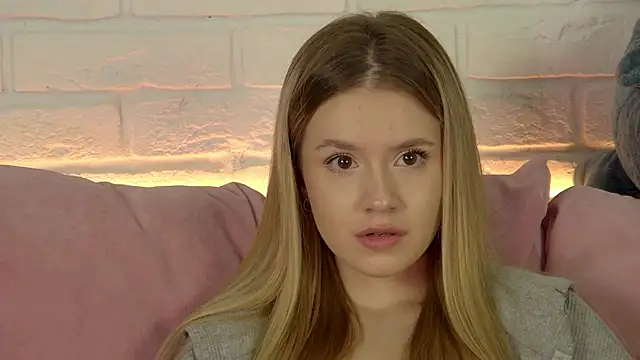 Snapshot of MilanaBalmain chatting on 10-15-25, 04:18 MilanaBalmain online show from 10-15-25, 04:18