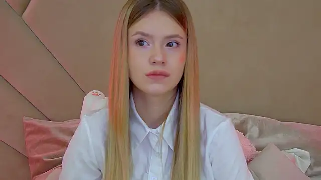 Snapshot of MilanaBalmain chatting on 10-20-25, 04:13 MilanaBalmain online show from 10-20-25, 04:13