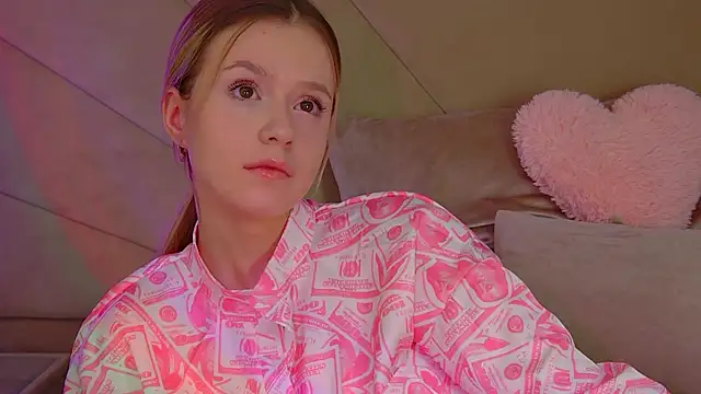 Snapshot of MilanaBalmain chatting on 11-08-25, 04:23 MilanaBalmain online show from 11-08-25, 04:23