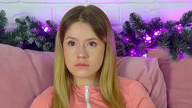 MilanaBalmain online show from 12-22-25, 04:31