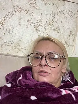 Snapshot of Gardener_of_Illusions chatting on 02-06-25, 02:37 Gardener of Illusions online show from 02-06-25, 02:37