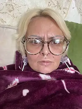 Snapshot of Gardener_of_Illusions chatting on 02-07-25, 05:52 Gardener of Illusions online show from 02-07-25, 05:52