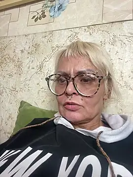 Snapshot of Gardener_of_Illusions chatting on 03-06-25, 08:27 Gardener of Illusions online show from 03-06-25, 08:27