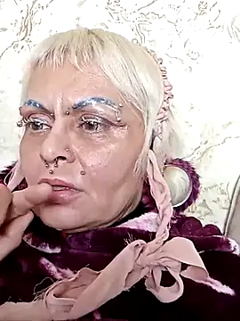 Snapshot of Gardener_of_Illusions chatting on 03-08-25, 07:31 Gardener of Illusions online show from 03-08-25, 07:31