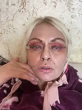 Snapshot of Gardener_of_Illusions chatting on 09-29-25, 02:38 Gardener of Illusions online show from 09-29-25, 02:38