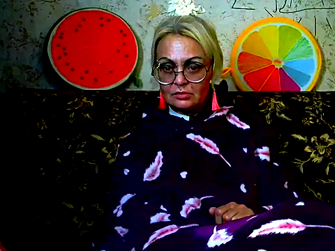 Snapshot of Gardener_of_Illusions chatting on 10-14-25, 07:03 Gardener of Illusions online show from 10-14-25, 07:03