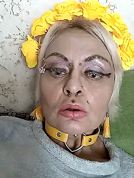 Snapshot of Gardener_of_Illusions chatting on 10-18-25, 03:20 Gardener of Illusions online show from 10-18-25, 03:20