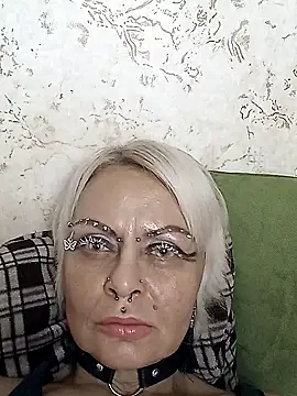 Snapshot of Gardener_of_Illusions chatting on 10-24-25, 04:36 Gardener of Illusions online show from 10-24-25, 04:36