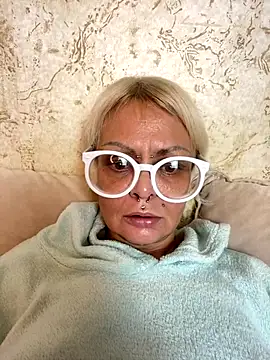 Snapshot of Gardener_of_Illusions chatting on 11-03-25, 03:52 Gardener of Illusions online show from 11-03-25, 03:52