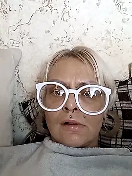 Snapshot of Gardener_of_Illusions chatting on 11-04-25, 06:34 Gardener of Illusions online show from 11-04-25, 06:34