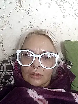 Snapshot of Gardener_of_Illusions chatting on 11-07-25, 07:08 Gardener of Illusions online show from 11-07-25, 07:08