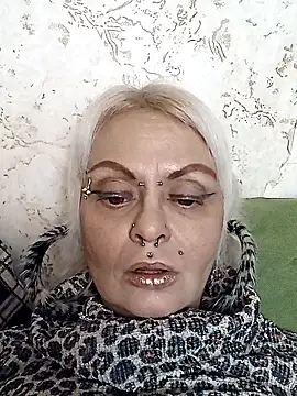 Snapshot of Gardener_of_Illusions chatting on 11-08-25, 02:56 Gardener of Illusions online show from 11-08-25, 02:56