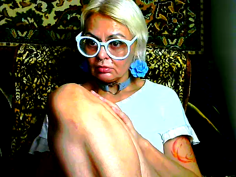 Snapshot of Gardener_of_Illusions chatting on 11-12-25, 01:00 Gardener of Illusions online show from 11-12-25, 01:00