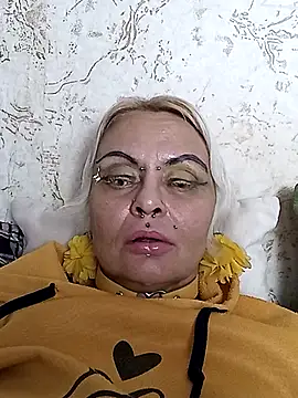 Snapshot of Gardener_of_Illusions chatting on 11-17-25, 01:17 Gardener of Illusions online show from 11-17-25, 01:17