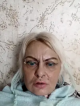 Snapshot of Gardener_of_Illusions chatting on 11-26-25, 10:33 Gardener of Illusions online show from 11-26-25, 10:33