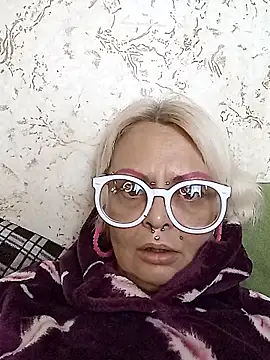 Snapshot of Gardener_of_Illusions chatting on 11-28-25, 01:47 Gardener of Illusions online show from 11-28-25, 01:47