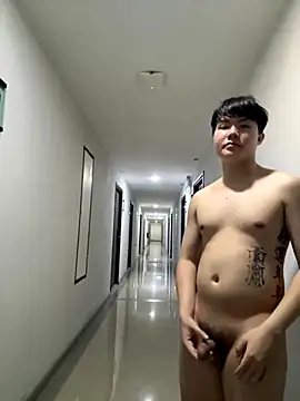 Snapshot of thehornyboyz chatting on 10-31-25, 01:45 thehornyboyz online show from 10-31-25, 01:45