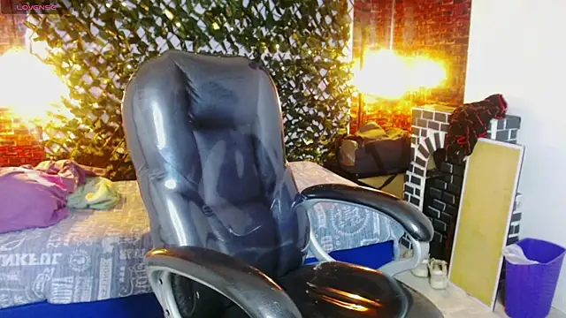 Snapshot of SonicJ25 chatting on 01-08-25, 07:03 SonicJ25 online show from 01-08-25, 07:03