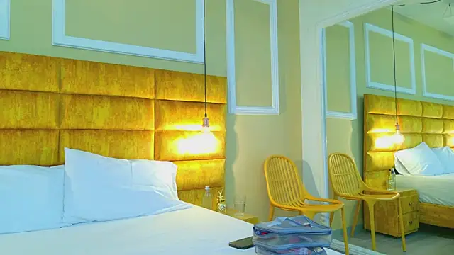 Snapshot of adarussell chatting on 02-18-26, 04:03 adarussell online show from 02-18-26, 04:03